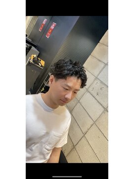 フランクスバーバー アンド ビアークラブ(FRANK'S BARBER and BEER CLUB) ピンパーマ スパイキー風 ショートマッシュ
