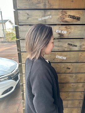 バース プレイス(BIRTH PLACE) スジ感バレイヤージュ