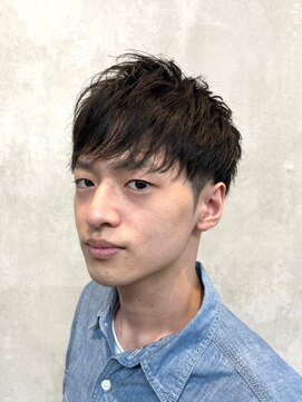 インフィニィト ネオ(INFINITO NEO) シンプルなツーブロックスタイル