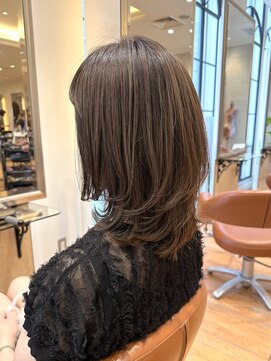 ビュートリアム265(BEAUTRIUM 265) ◆レイヤーロング/くびれレイヤーカット/白髪ぼかしハイライト