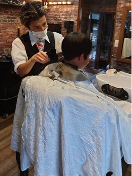 モーリーの床屋の写真/特に得意なメンズのカジュアルヘアスタイルに自信があり◎髪質やくせに合わせて理想のヘアを実現します◇