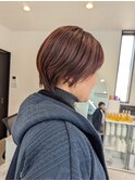 ガーネットレッドとショートヘア
