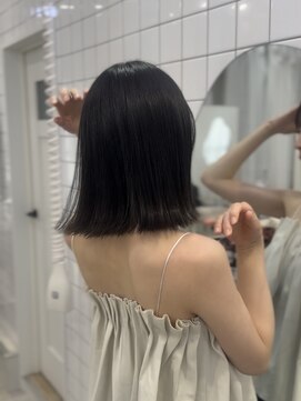 シロコウベ(shiro.kobe) 鎖骨ボブ