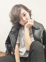 トロニー(TLONY)&nbsp;アッシュベージュでつくる透明感バツグン、グラデ ハンサムボブ