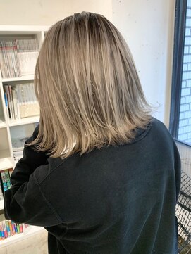 ディーカヘアーセンダイ(Di KA HAIR sendai) シャドールーツ/ホワイトベージュ/外はね/透け感/パールベージュ