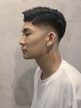 フランクスバーバーリザーブ 人形町店(FRANK’S BARBER RESERVE) アップバングフェードスタイル　ｙ