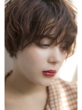 ミエル ヘア 新宿(miel hair) 〈mielhair新宿〉クラシカル　ショート　艶カラー