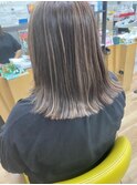 切りっぱなしボブ コントラストハイライトカラー