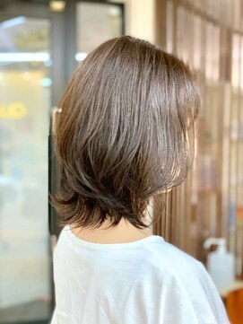 クオリス 上福岡店(QUALIS) くびれ/レイヤーカット/ミディアム/30代40代50代/白髪染め/