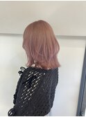 くびれボブ　ハイトーンカラー　ピンクベージュ　ペールカラー