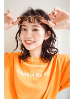 アム(amu)&nbsp;ウェーブヘア/オン眉/前髪カット/デジタルパーマ