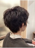 柔らかい質感でショートパーマデザイン