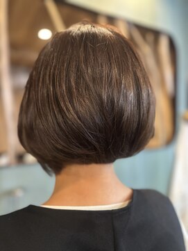 ハチ(.hachi) 艶 ボブ