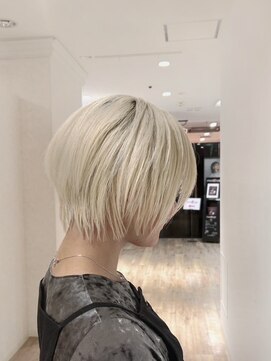 シャイン ヘア ブレンド 二子玉川(Shine hair blend) ハイトーンショート