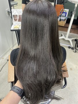 ソピ バイ インビテーション(sopi by invitation) グレージュで秋っぽくツヤツヤに