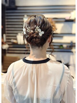 ノエ(Noe) ふわふわシニヨンヘア