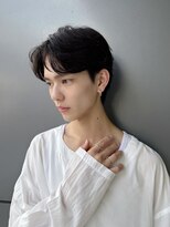 トルネード(TORNADO) メンズショートセンターパートフェザーパーマ面長暗髪K20251229