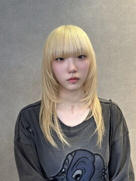 アウラ(aura) 抜きっぱなし　レイヤーカット　ケアブリーチ