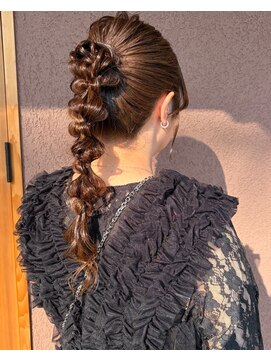 ベルタバイメルク(belta by merc.) 編みおろしポニー1.27大人ガーリー