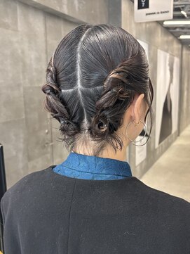 ピークアブー 原宿ハラカド(PEEK-A-BOO) ヘアセット 結婚式ヘア お呼ばれヘア タイトヘア ツインヘア