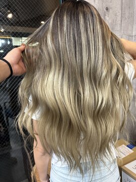 ラフ 難波店(LAFF) バレイヤージュ/シャドウルーツ/ハイライト/レイヤーカット