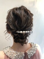 ノル(nol.)&nbsp;［toshi ‘sアレンジ］ニュアンスカールシニヨンヘア