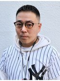 スキンフェードサイドグラデーションサイドパートバーバーカット