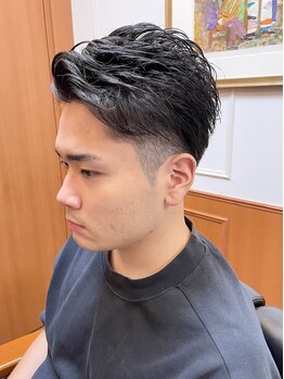 ワイズバーバーギンザラウンジ(Y’s BARBER GINZA LOUNGE)の写真/【カット＋ミストシェービング＋眉毛メンテ¥7000】個室完備◎高級感溢れるサロンで貴方だけの特別な時間を