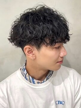 フィフスワン(fifth one) メンズマッシュパーマツイストスパイラルパーマ刈り上げツーブロ