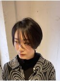 モードテイストな黒髪ショート