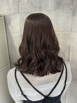 エル(L by truecreation) 赤みを生かしたベージュカラー