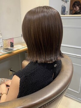 ヒビヲ(HIBIO) 横浜タッセルボブショートボブ顔周りレイヤーカット韓国30代40代