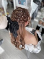 ホワイト 東京新宿店(White) 編み込みハーフアップ