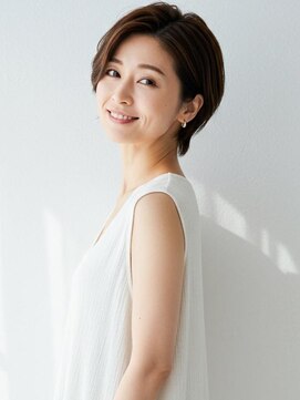 ソンノ(sonno) ショートカット 艶髪 白髪ぼかしカラー ブラウンベージュ 40代