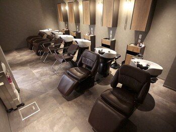 リー 天王寺(Lee)の写真/頭皮の皮脂や油分をスッキリ除去！髪の根元から美髪に導きます♪[天王寺駅徒歩2分 Q'sモール直結]