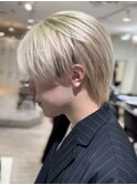 ホワイトベージュハイトーンセンターパート