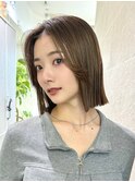 外ハネ切りっぱなしボブ