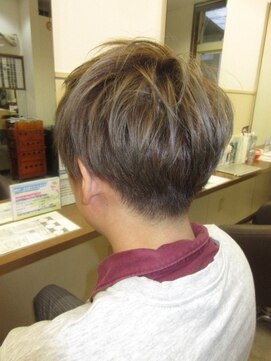 コアフィールフィス(COIFFURE fils) 刈り上げアッシュカラー