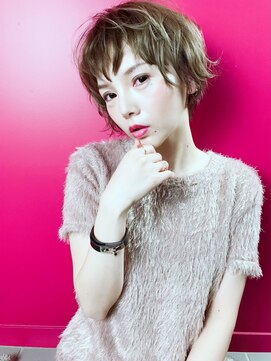 グロウ(grow) プラチナベージュなショート