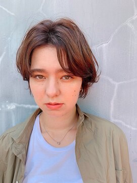 バズ(BUZZ) センターパートショート