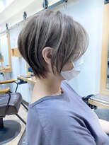 アヴァロン(AVALON) 【mag】白髪ぼかしハイライト×大人ショートボブ【中村】