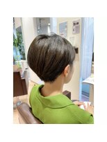 ペリドットエフ(peridot f) 耳かけハンサムショート 大人 ユニセックス 30代 40代 50代 60代