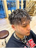 ツイストスパイラルパーマツイストパーマメンズパーマ刈り上げ