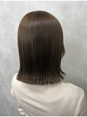 オリーブベージュ