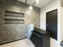 シックでモダンな空間。落ち着いた雰囲気の店内。