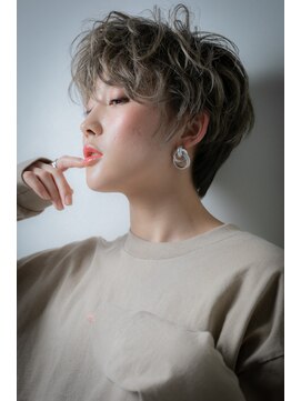 カバーヘア ブリス 志木南口駅前店(COVER HAIR bliss) □小顔補正カットハイライト小顔丸みショート415志木20代30代