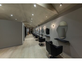 pikAicHi Tenjin×M.SLASH（旧：ピカイチ天神大名店）