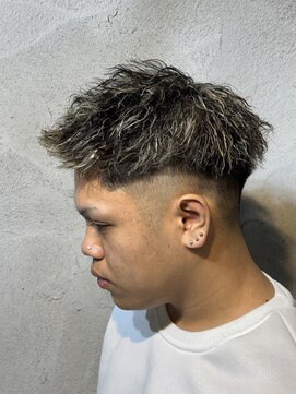 ニアウ 高崎店(Niau) MEN’S HAIR/波巻きツイストスパイラル/リバースセンターパート