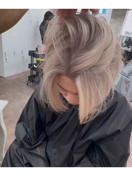 リファイン バイ アフィナー 本厚木店(Refine by Afinar) ブリーチハイライト髪質改善ダブルカラーレイヤーカット/本厚木