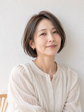 エクラ 名東店 ボブベースの赤みのない白髪ぼかし